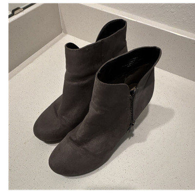 Nicole Camdyn Women s Gray Fabric Ankle Bootie Side Zip Round Toe Comfort 7.5