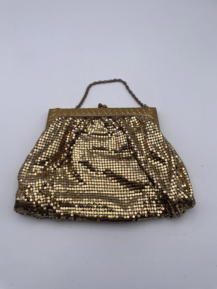 Vtg Whiting and Davis Mid 1900’s Gold Tone Mesh Evening Bag USA The Golden Look - Image 4 of 4