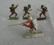 Vintage Cast Metal/Lead Toy Soldiers Painted - Lot of 4