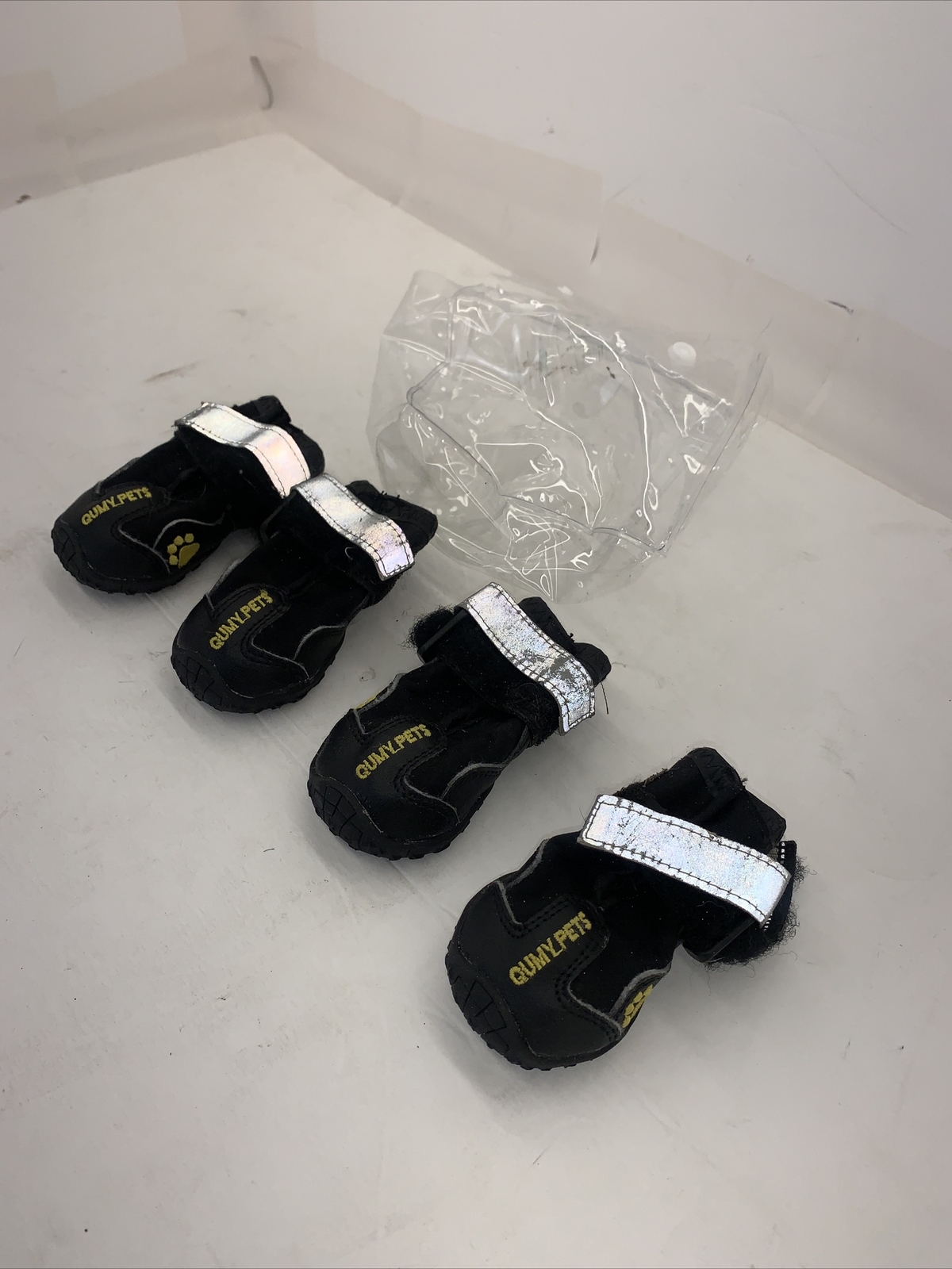 QUMY PETS 4 Piece Dog Boots Paw Protectors Shoes w/ Reflective Stripes