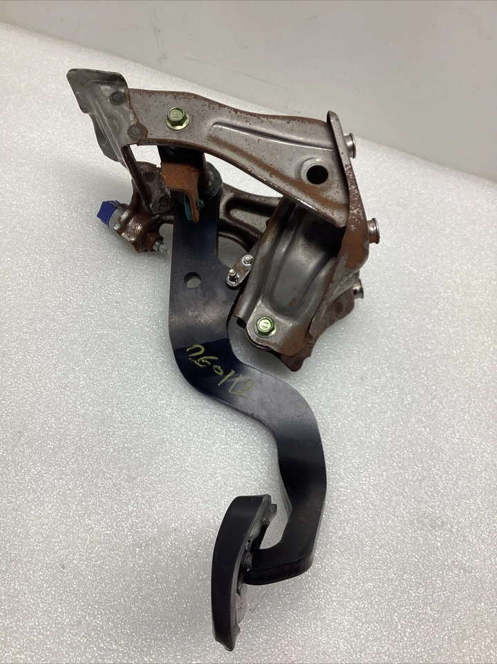 Toyota Tundra 2001-2006 pedal de freno de parada de estacionamiento OEM Foto 2 de 4