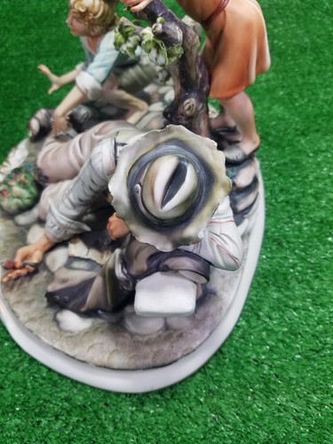 Rare Large 14" CAPODIMONTE Children and Hobo Signed by Artist Excellent Cond. - Picture 6 of 18