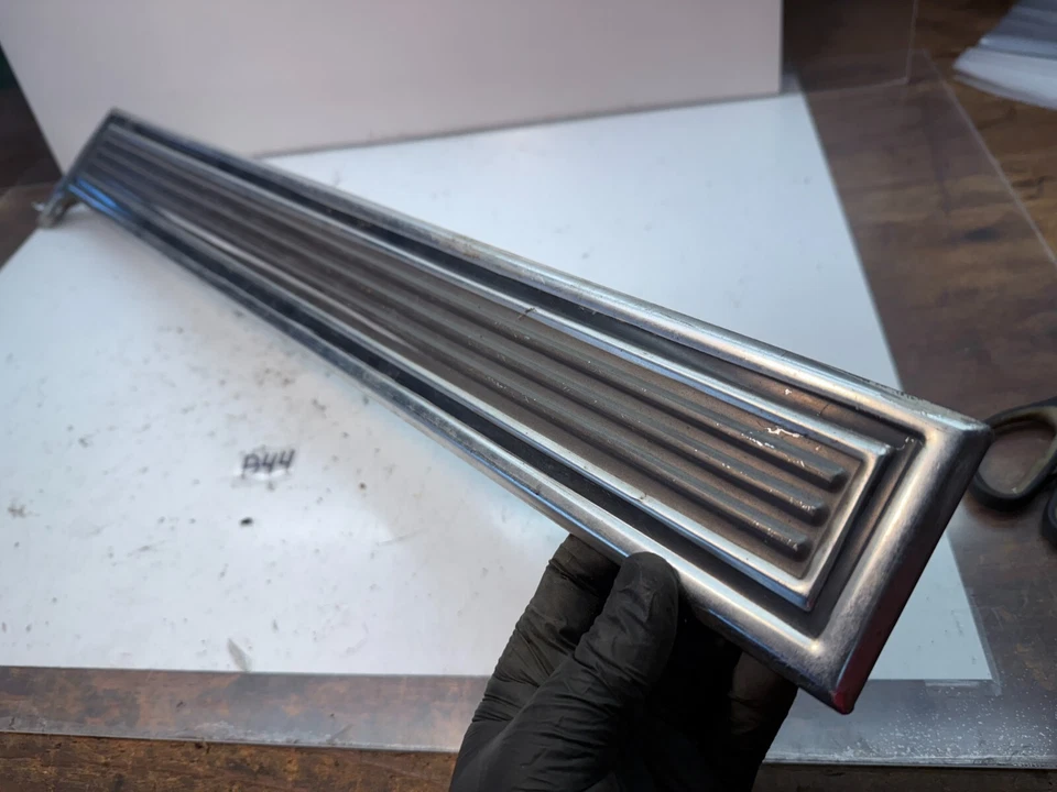 Ford Gran Torino Sport 1972 cuarto trasero derecho panel moldura 72 B44-6 Foto 4 de 4