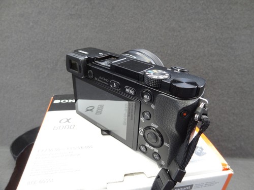 Sony Alpha α6000 24,3 megapixel fotocamera reflex digitale nero kit E PZ 16-50 mm f/3,5-5,6 - Foto 4 di 24