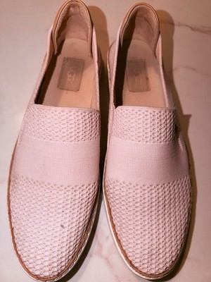 UGG PINK FLAT CASUAL SIZE  9.5 Only Worn About 4 Times