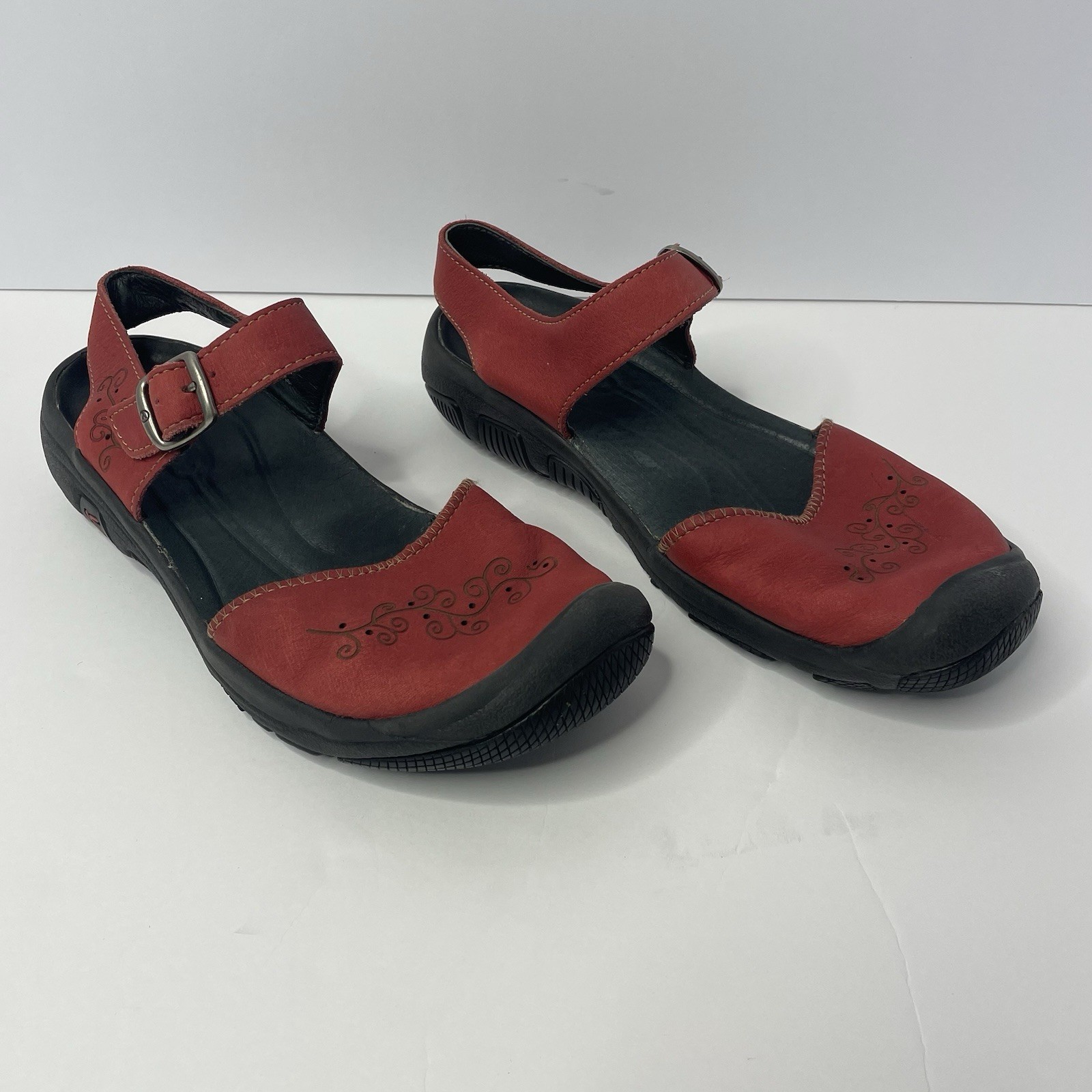 Sandali Keen in pelle con fibbia rossa da donna taglia 7