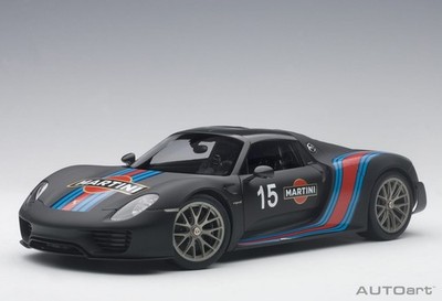 Porsche 918 Spyder Weissach Package   NEU   AUTOart 77929   1:18