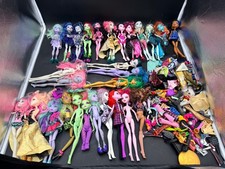 Huge Lot Of 28 Monster High Dolls 11 Missing Limbs w/ Accessories And Clothing