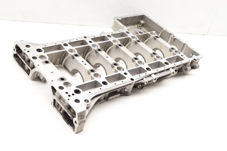 BMW M5 2006-2010 5,0 L - Carcasa del cigüeñal/bloque inferior del motor 7834178 Foto 2 de 4