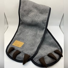 NWT Gap Kids Bear Paw Scarf One Size Gray Fleece Underside Hand Pockets Novelty