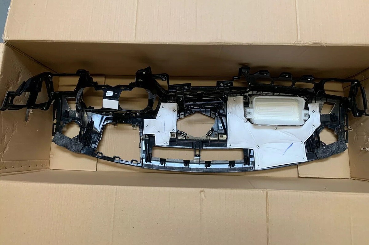 車のパーツ Crush CS 800 Chrysler Crossfire 2004 Right Trunk boot side cover trim panel