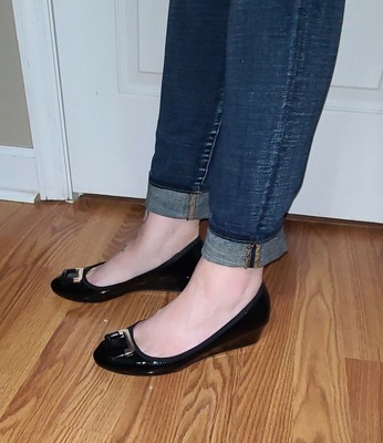 bandolino b flexible wedges