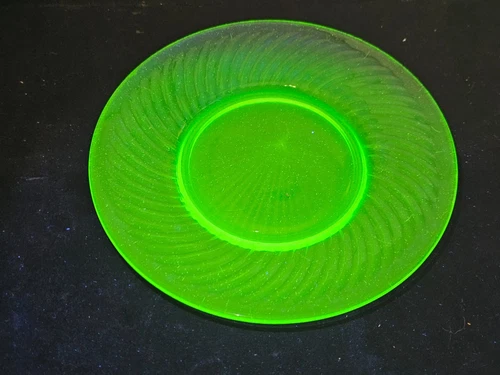 Vintage Anchor Hocking Depression Glass Spiral Green Luncheon Plate 8"