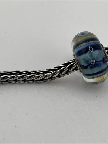 TROLLBEADS Blue Flowers On Striped Blue Base Unique New #381 - 第 6/6 張圖片