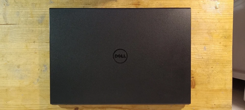 Dell Inspiron 3541 APU A6-6310 1.8 GHz 480 GB SSD Linux Mint - Image 3 of 4