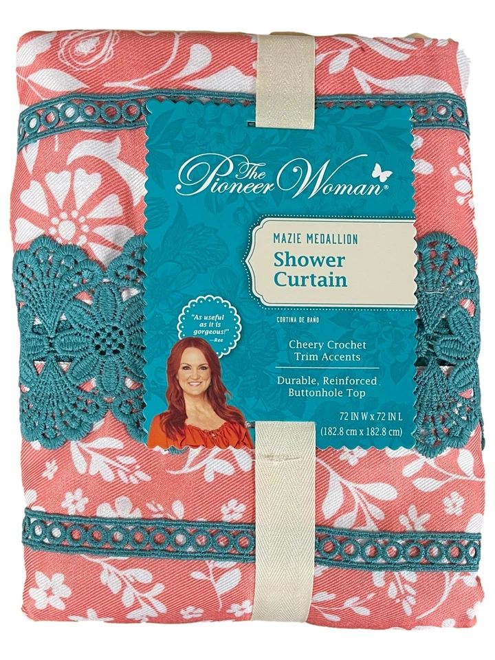 Cortina de ducha The Pioneer Woman naranja coral tela floral con acento de ganchillo Foto 2 de 3