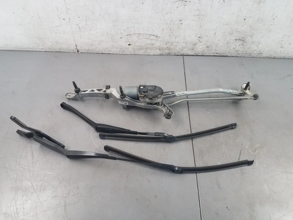 2011 Mercedes Benz AMG E 63 Windshield Wiper Motor / Arms #7920 B3 - Image 2 of 4