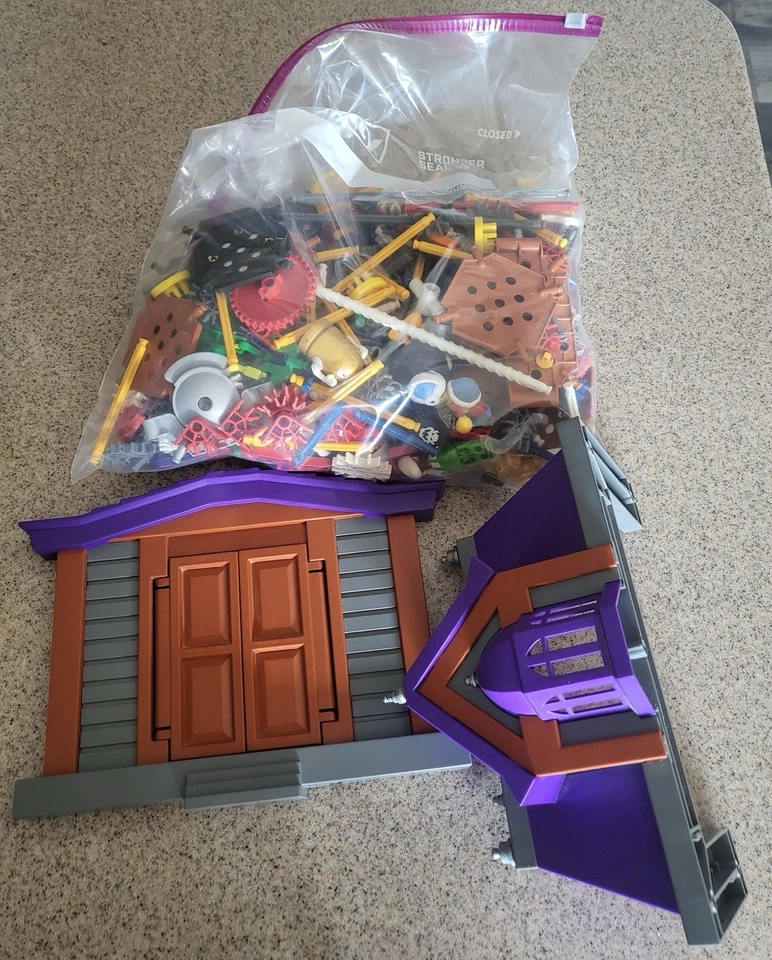 K'NEX Nintendo Super Mario 3D Land Ghost House Building Set Completed - Image 4 of 4