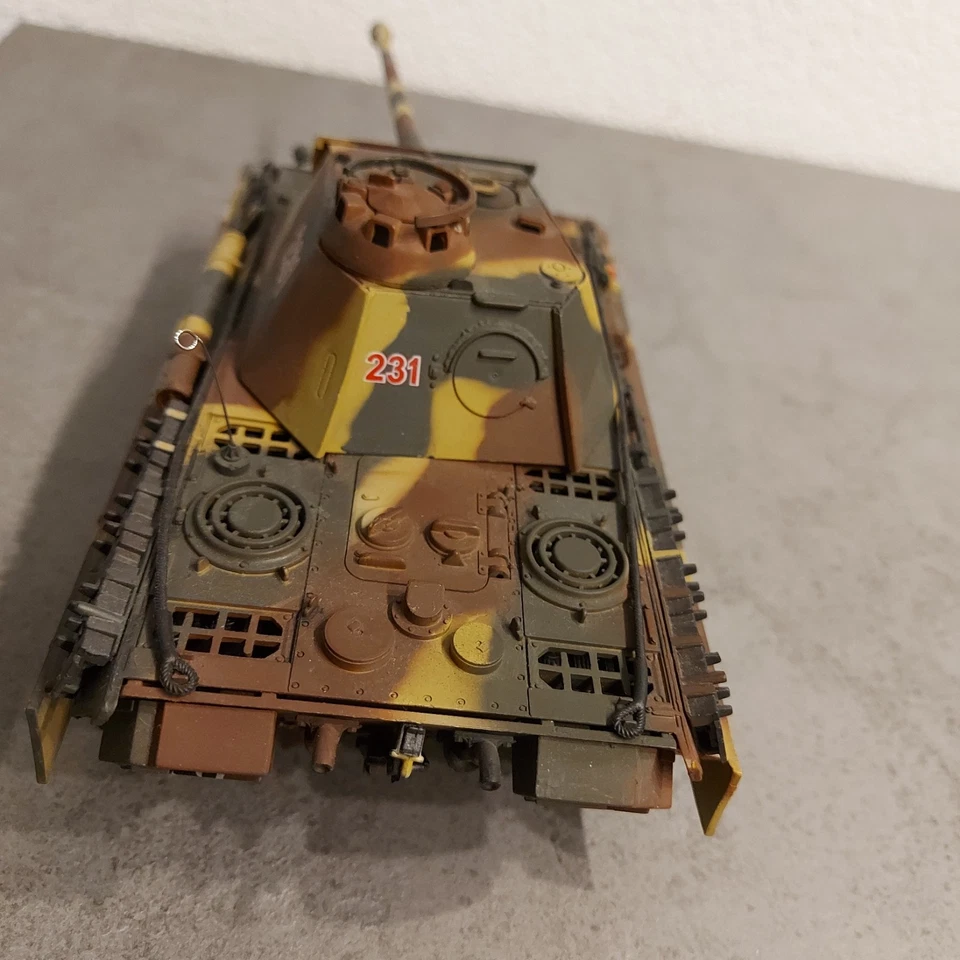 Forces of Valor 1:32 German Panther Ausf.G Germany 1945 + Zubehör - Bild 4 von 4