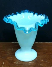 VINTAGE FENTON VASE~WHITE/BLUE CREST~4"~DOUBLE RUFFLE~ CALLA LILY