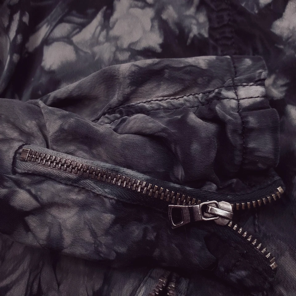 Chaqueta Marrakech Mujer Pequeña Negra Gris Tie Dye Moto Goth Grunge Anthropologie Foto 3 de 4