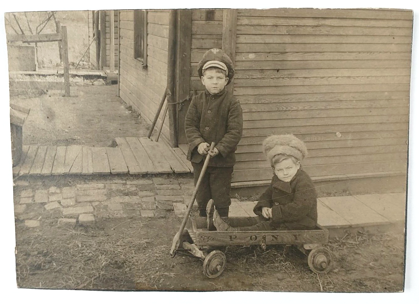 Cappelli freddi Fotografia Due Fratelli Pony Wagon c1900 Nome P085
