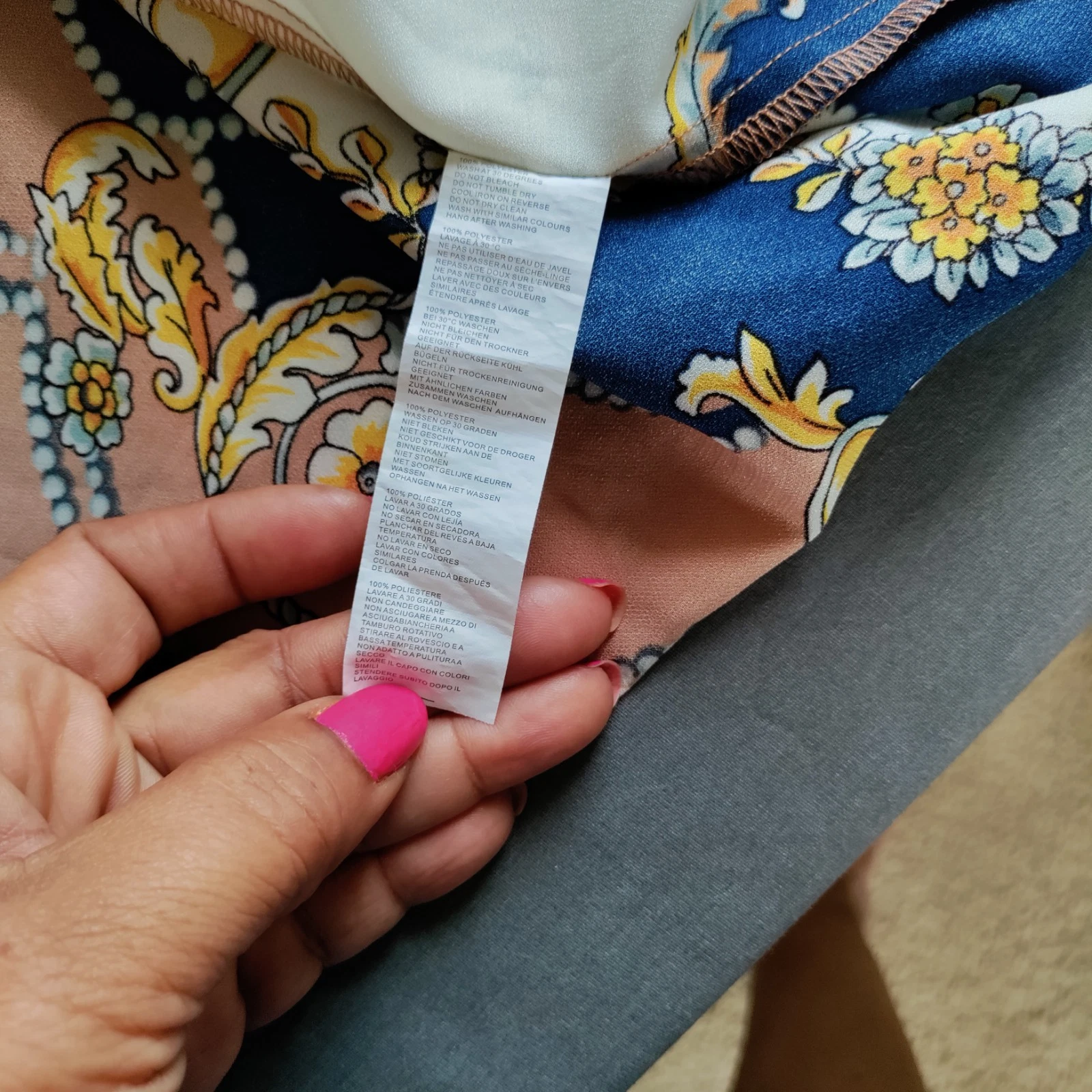 VERSACE Abito Boohoo abito tuffo stampa catena skater oro navy donna 18 arte da indossare boho