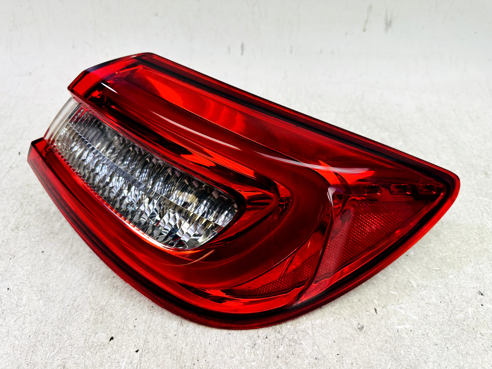 2014 2015 2016 2017 2019 2020 2021 Maserati Quattroporte Tail Light RH OEM LED