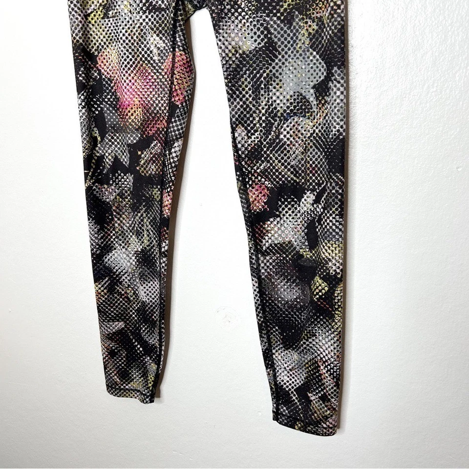 PrAna Roxanne Floral Geometric Printed Athletic Workout Mid Rise Legging XS - Image 4 of 4
