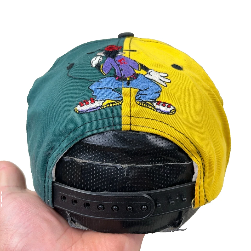 Camiseta De Colección Disney Gorra SnapBack Goofy Hip Hop Cabeza de Bloque Molinete Años 90 Rap Foto 2 de 4