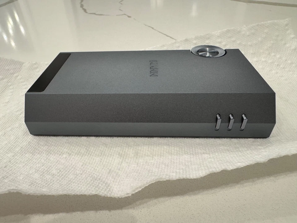 Reproductor de audio ultra digital Astell & Kern Kann + estuche de cuero azul A&K Foto 4 de 4