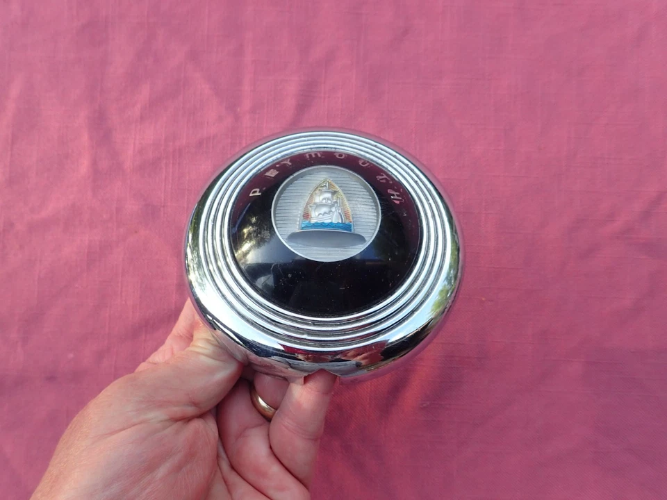 1946-48 Plymouth horn button assembly, NOS! cap, bezel - Image 2 of 4