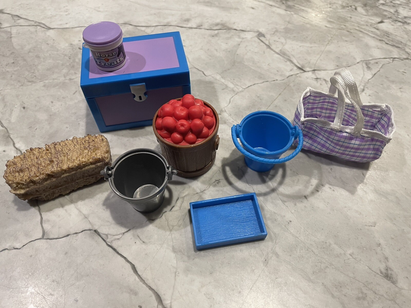 Breyer Horse Stable Stall Feeding Accessories And Equestrian Doll