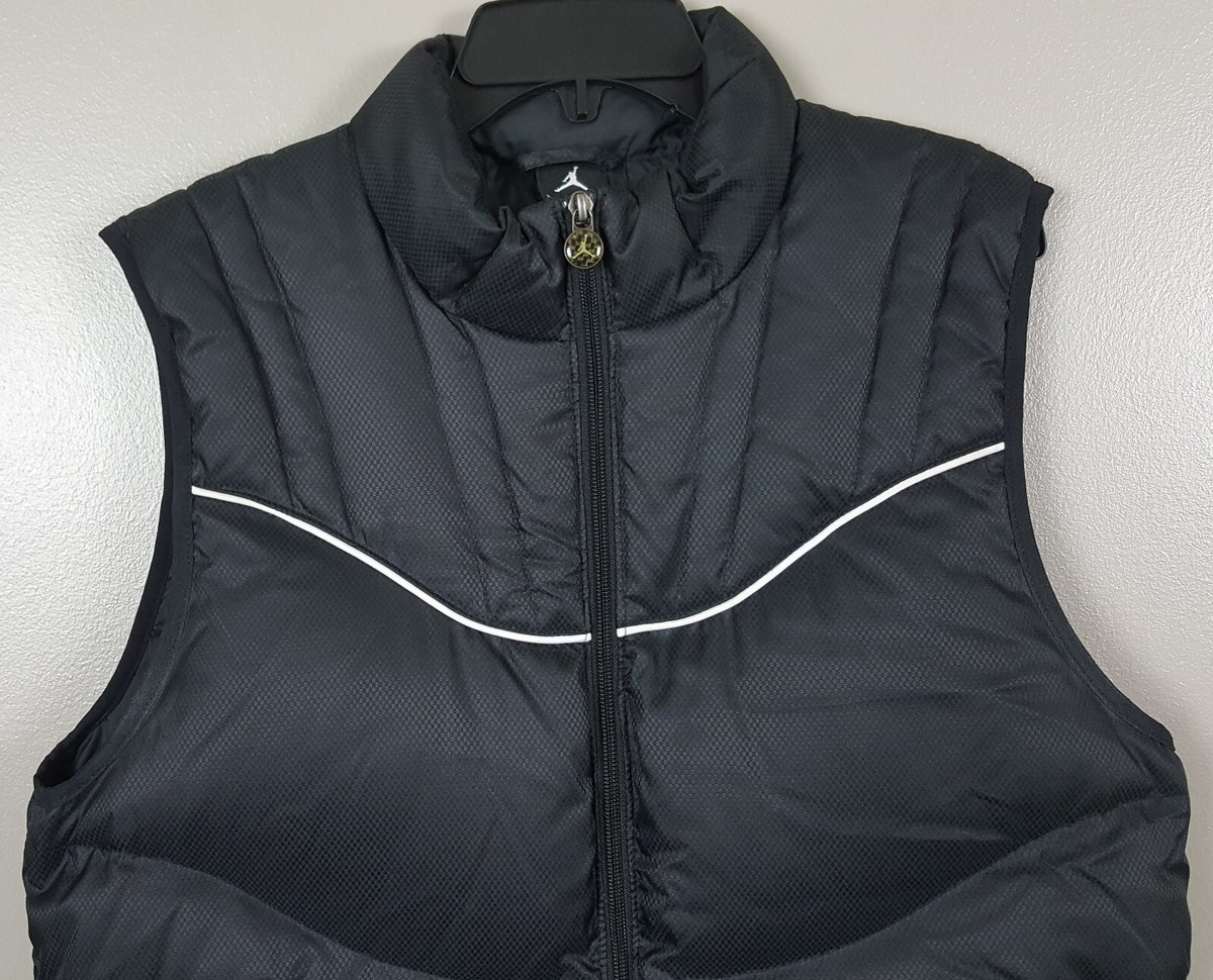 NIKE JORDAN XI RETRO 11 DOWN PUFFER VEST BLACK WHITE RARE