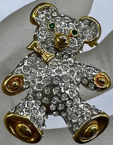 Authentic ESTATE GOLD PLATED PAVE CRYSTAL GREEN EYES TEDDY BEAR PANDA BOW TIE BROOCH