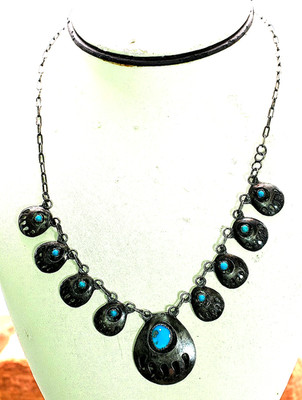 Vintage Native American Sterling Silver Bear Paw Necklace