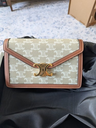 Authentic Celine TRIOMPHE Wallet On Chain • pre owned