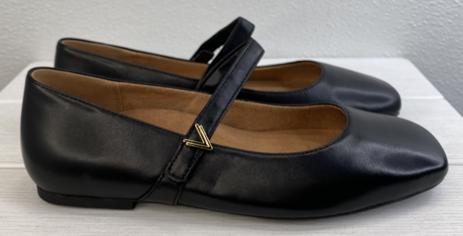 Vionic Alameda Mary Janes Womens Size 8.5W Black Leather Square Casual Toe Flats