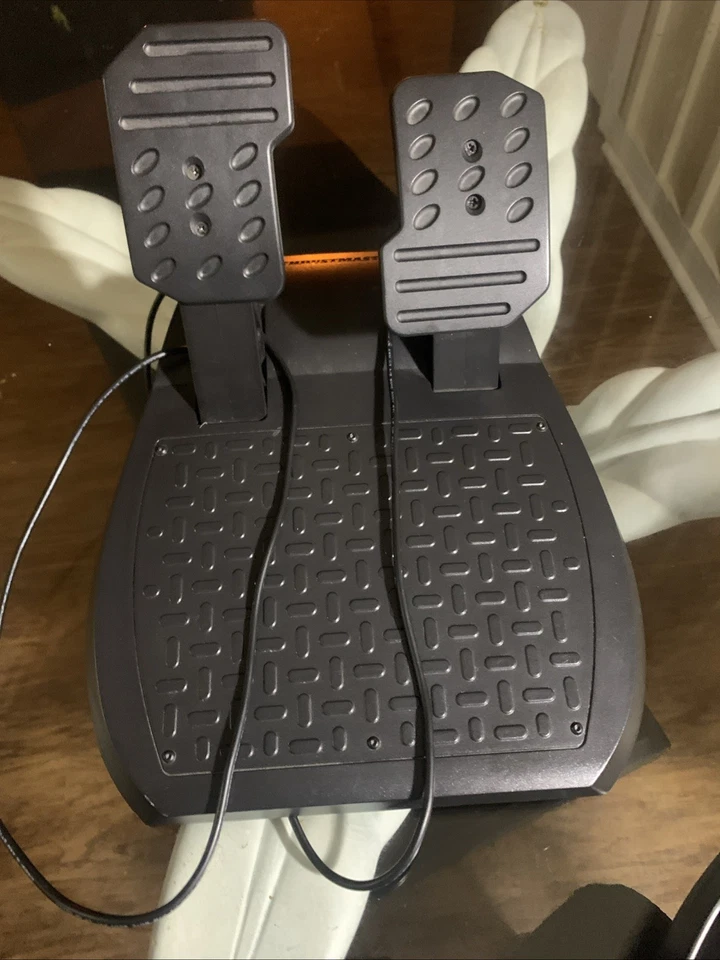 Volante Thrustmaster Ferrari 458 Spider para Xbox ¡Con cada accesorio! Foto 3 de 4