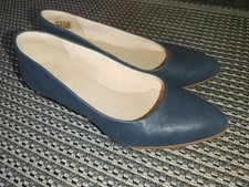 Clarks navy blue leather pointed shoes, kitten heel, uk 5.5 E, wide 