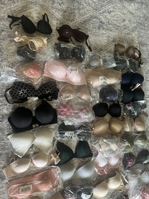 LARGE LOT of VICTORIA SECRET 138 Total Pieces