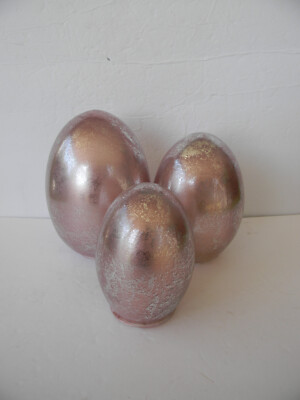 NEW Willow Manor S/3 Illuminated Glass Eggs with Foiled Finish  BLUSH
