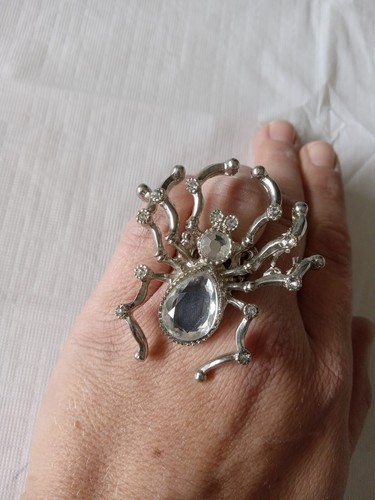 One Size Adjustable Spider Ring, Sparkly - Picture 2 of 10