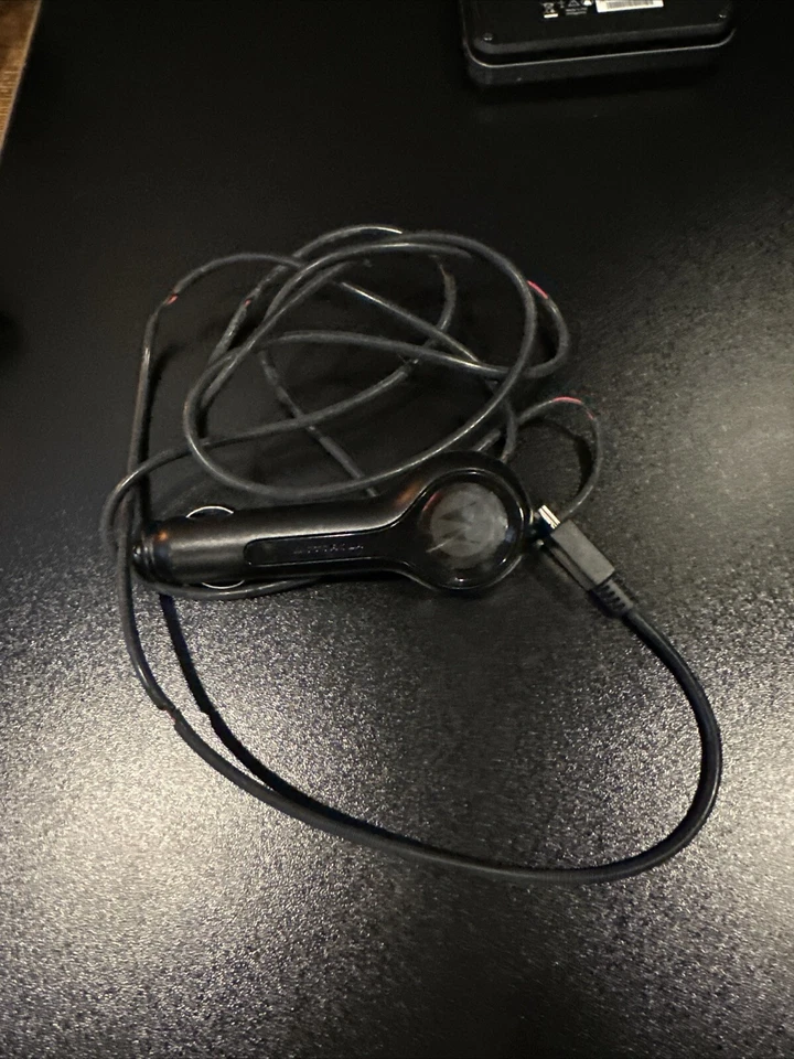 Motorola MOTONAV TN30 4.3-Inch Bluetooth Portable GPS Navigator ORIGINAL BOX - Image 4 of 4