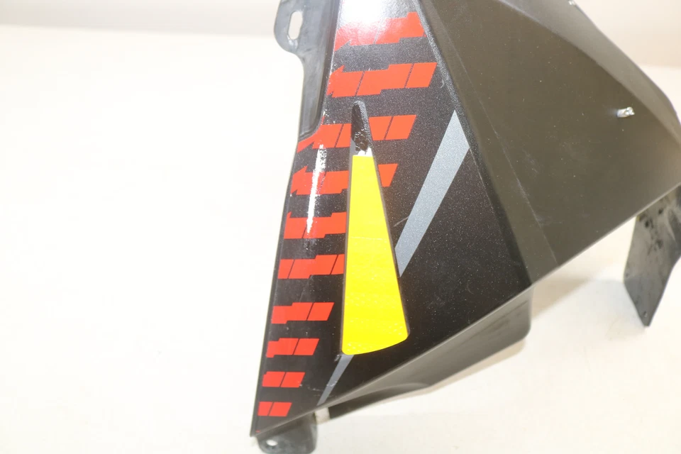 Polaris Switchback Assault 800 144" Pro 2014 barriga central inferior delantera  Foto 3 de 4