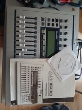 Yamaha AW16G Digital Audio Workstation 16-Spu...