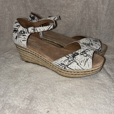 Toms Black White Graffiti Peep Toe Platform Espadrille Wedge Sandals W 7.5 NWOB