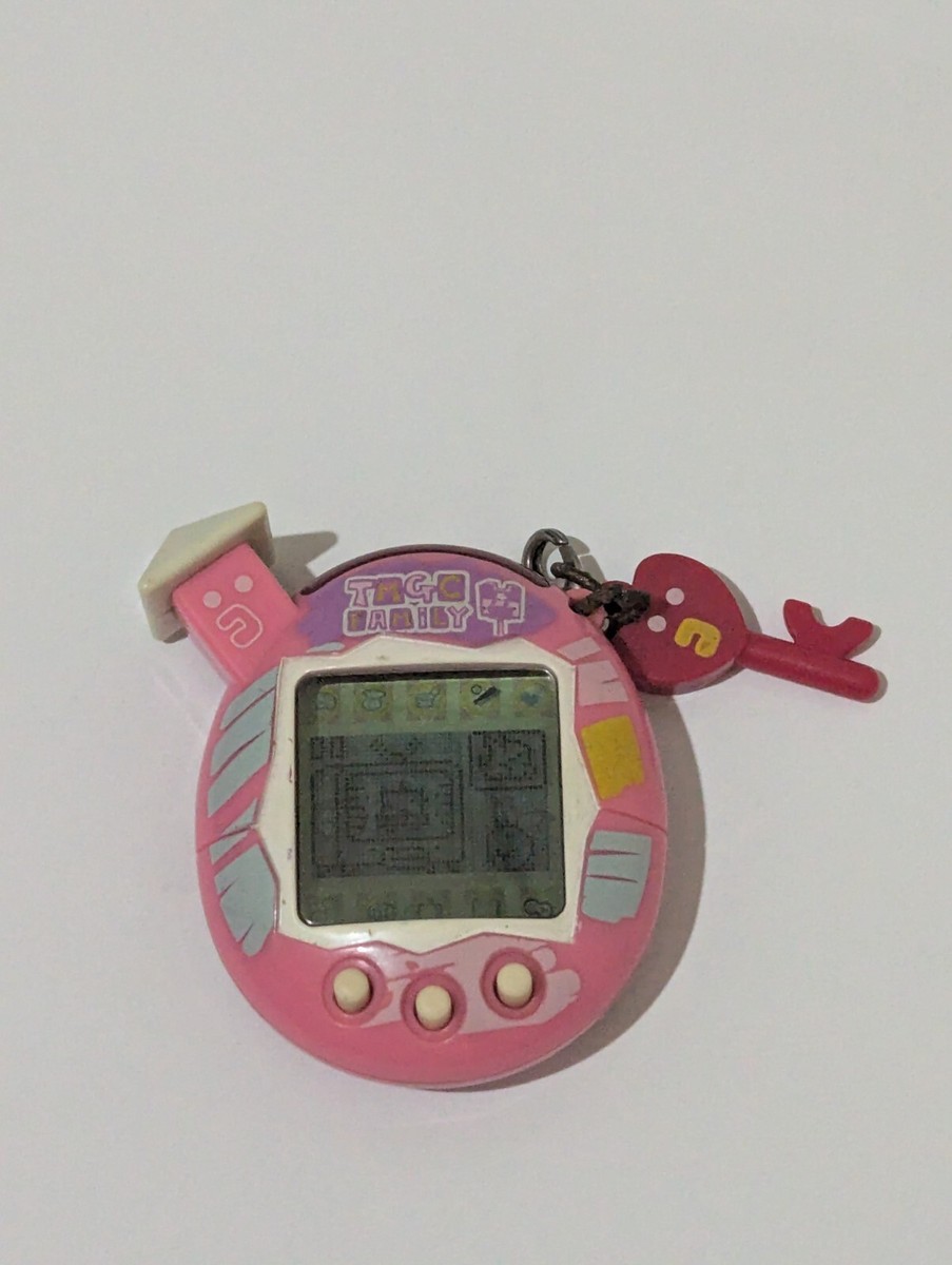 Bandai Tamagotchi Familitchi English Version 5 Pink TMGC