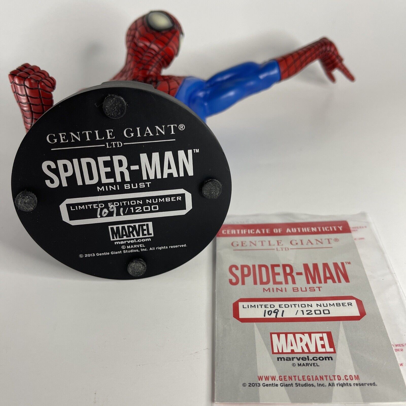 Gentle Giant Spider-Man Red & Blue Mini Bust Announced! - Marvel