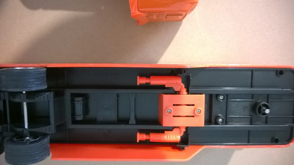 Modellino Statico DAF 95 XF 1998 Modellino CON RIMORCHIO New Ray - Immagine 3 di 4